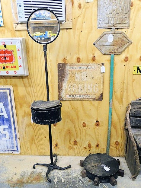 Action Barn Antiques-塞维尔维尔必去景点