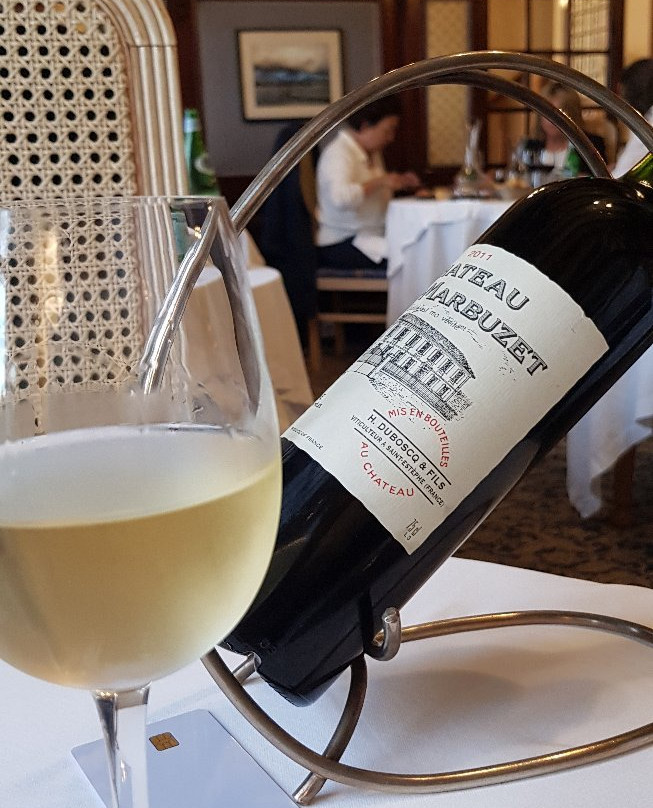 Logis Hôtel le Bellevue主图