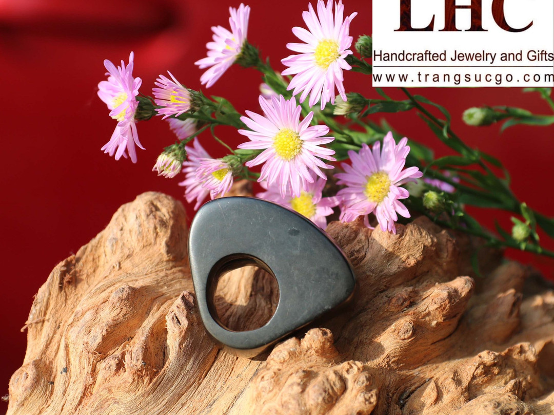 LHC Wooden Handcrafted Jewelry and Gifts景点图片