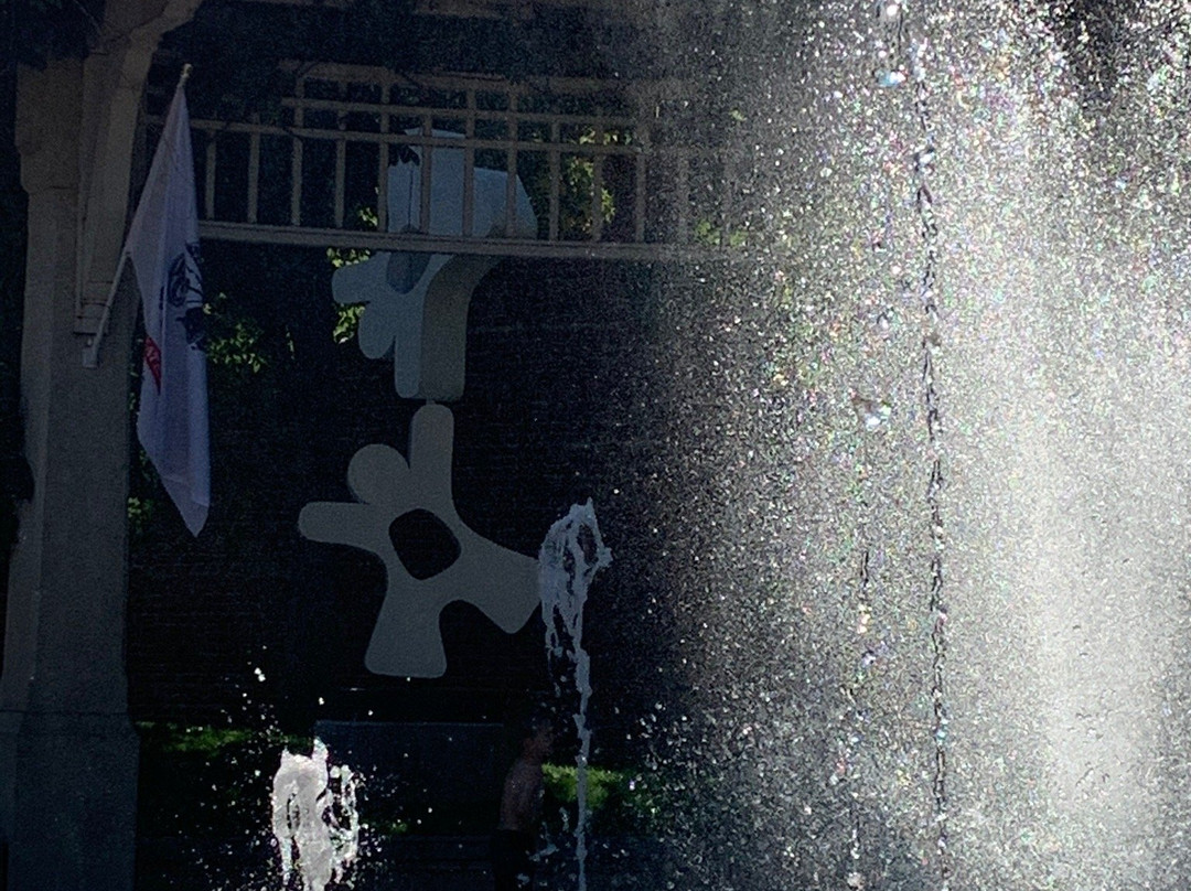 Lizzie Fountain-利佛摩必去景点