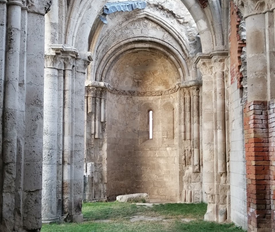 Zsámbék Premontre monastery church ruin景点图片