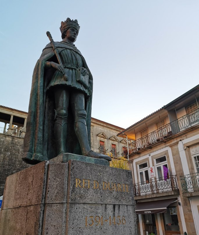Estatua do Rei Dom Duarte-维塞乌必去景点