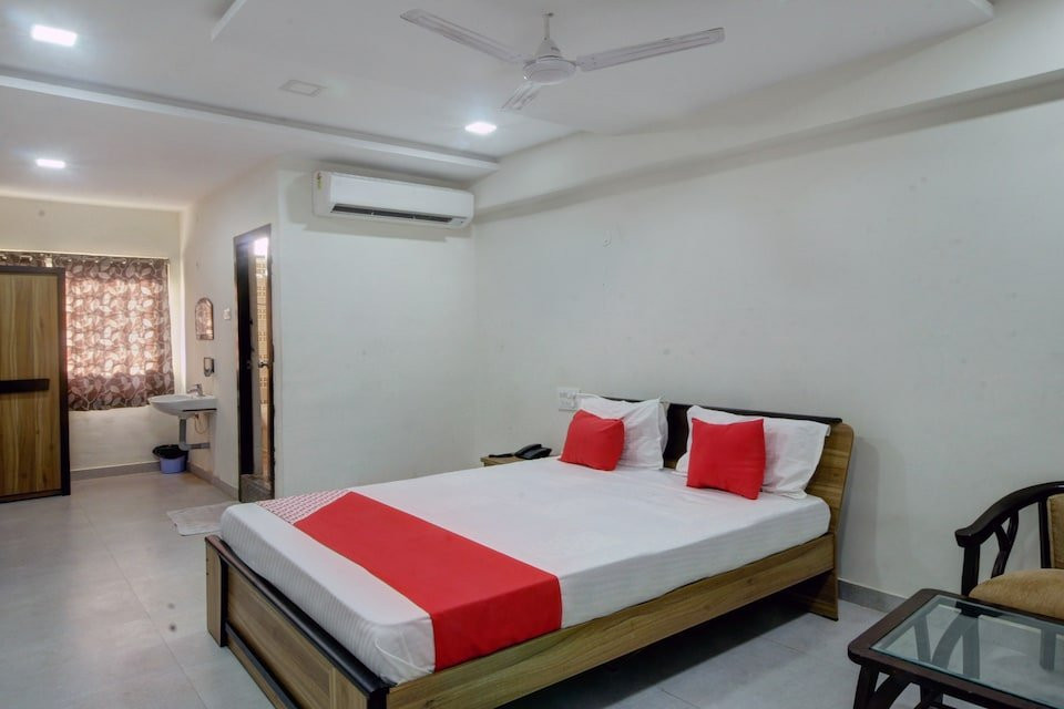 OYO 29573 Santoshi Hometel主图