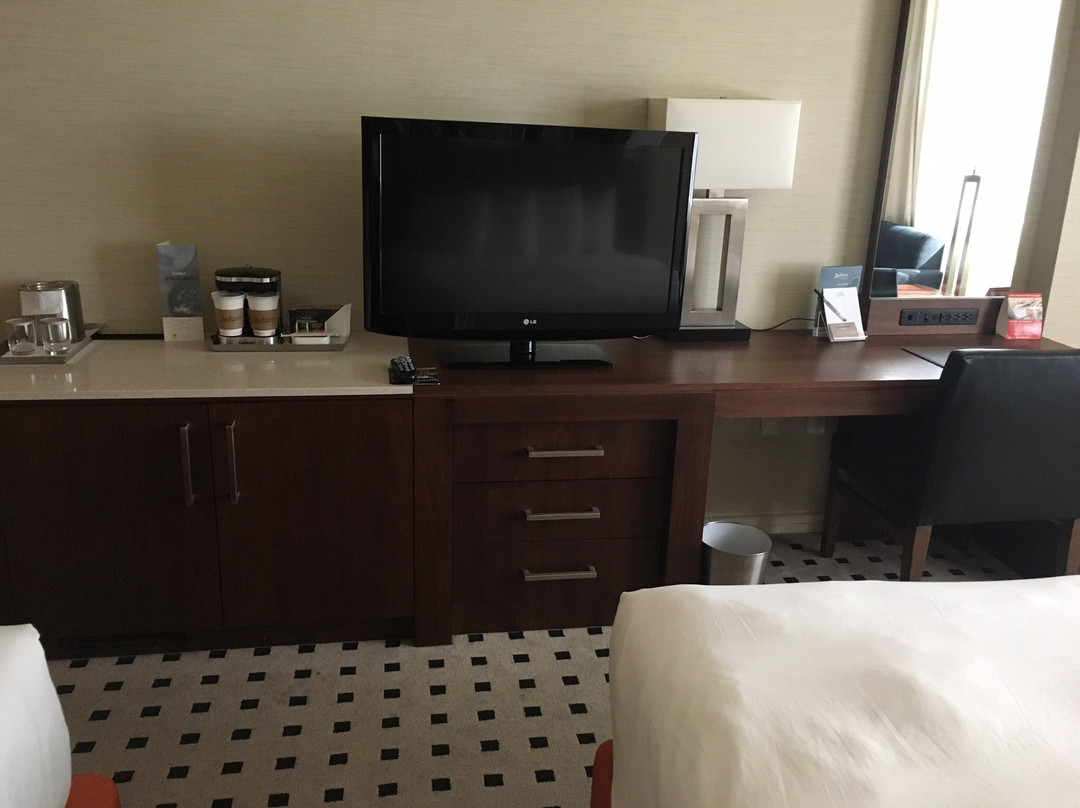 Radisson Plaza Hotel at Kalamazoo Center主图