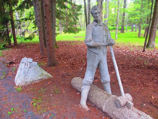 James Tellen Woodland Sculpture Garden景点图片