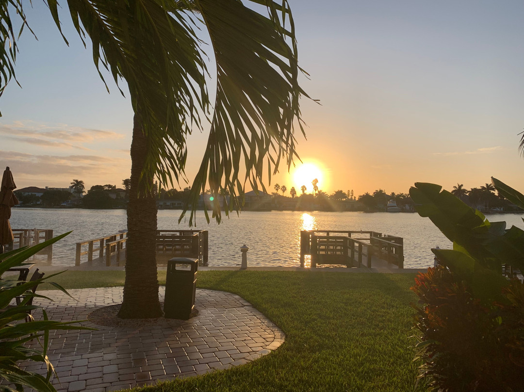 Westwinds Waterfront Resort主图