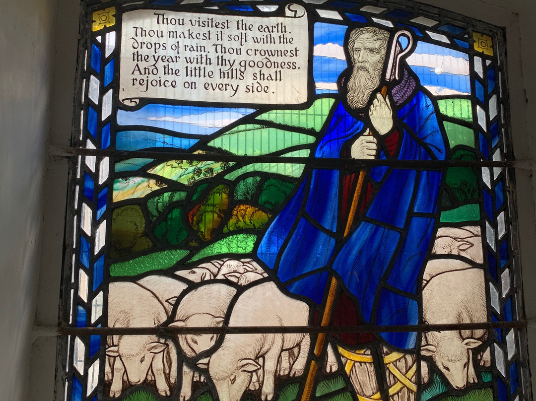 St Andrew and St Cuthman's Church景点图片