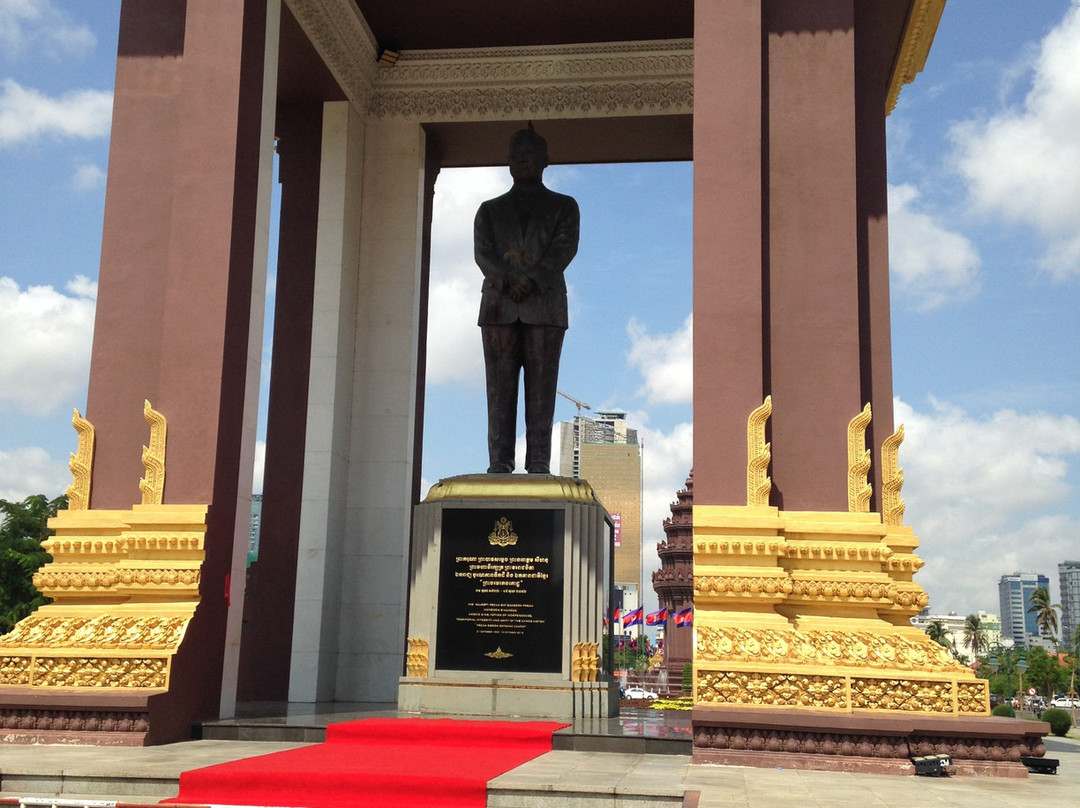 Statue of King Father Norodom Sihanouk景点图片