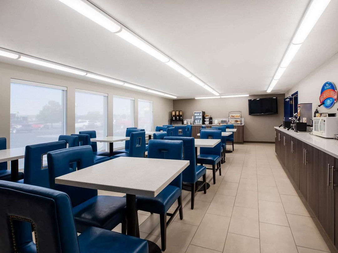 肯纳威克贝蒙特旅馆&套房酒店主图