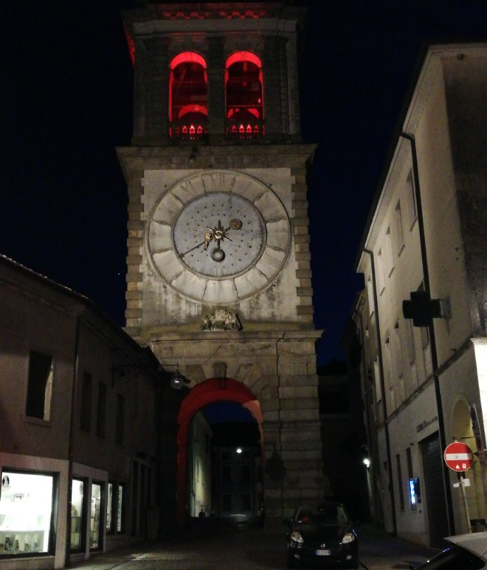 Porta Vecchia o Torre Civica-Este必去景点