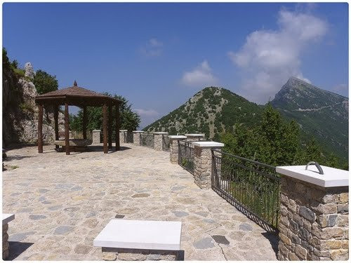 Valico della Preta Perciata景点图片