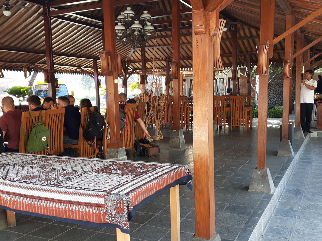 The Nalaya Hotel & Resto主图