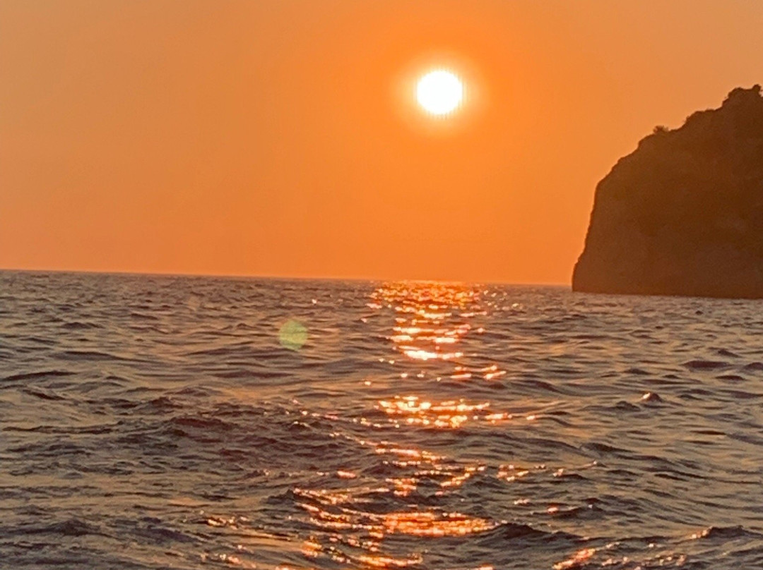 Himara Small Boat Tours景点图片