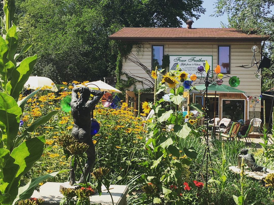 Little Manitou Art Gallery-Manitou Beach必去景点