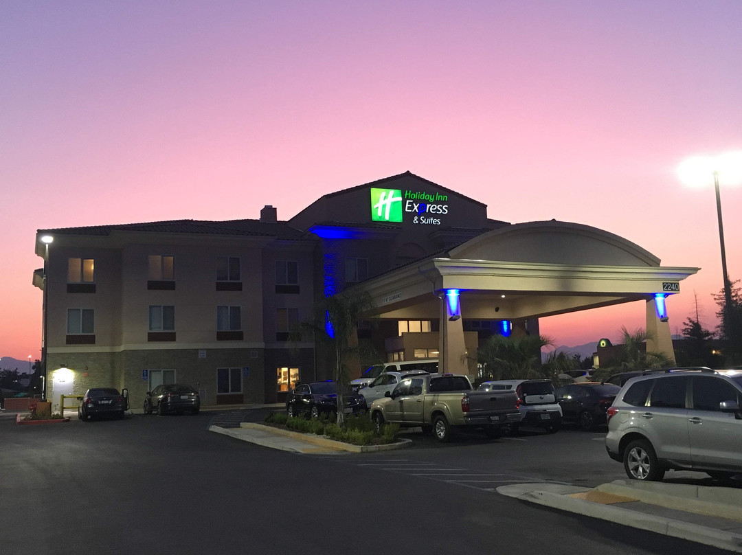 Holiday Inn Express & Suites Redding By IHG主图