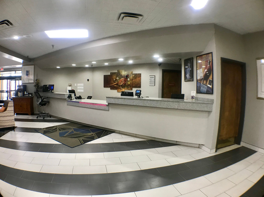 Crossroads Hotel and Huron Event Center主图