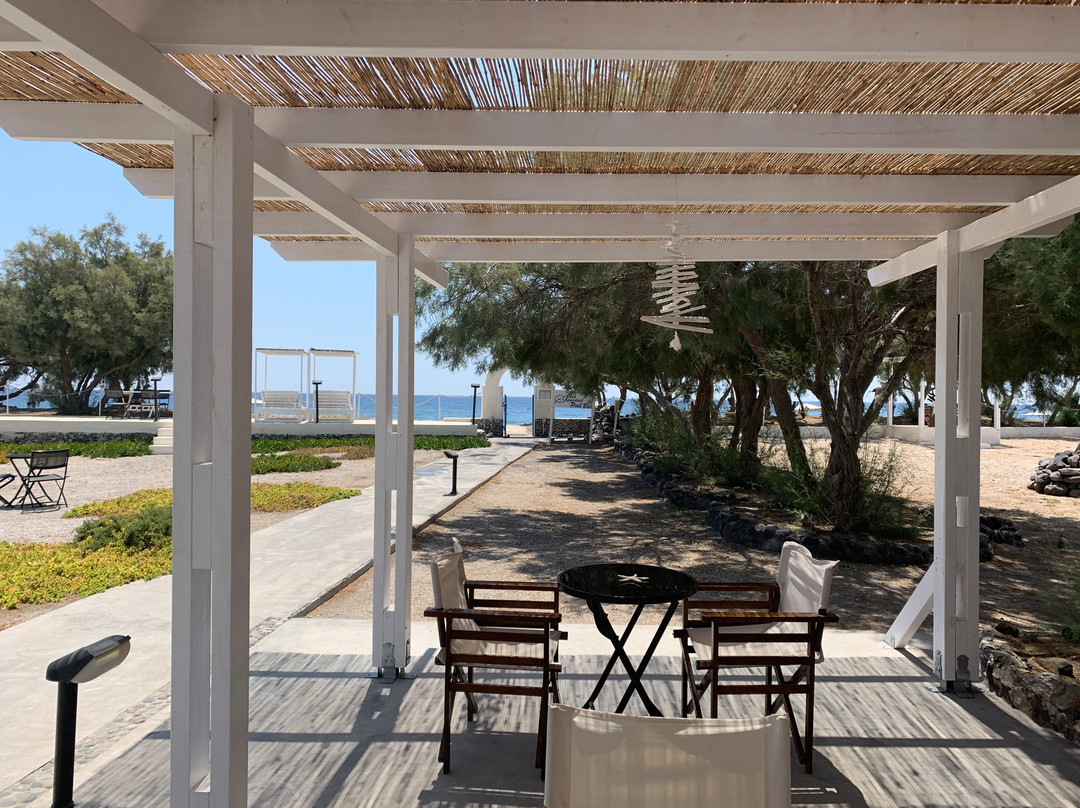 白色卡提吉斯海涛酒店主图