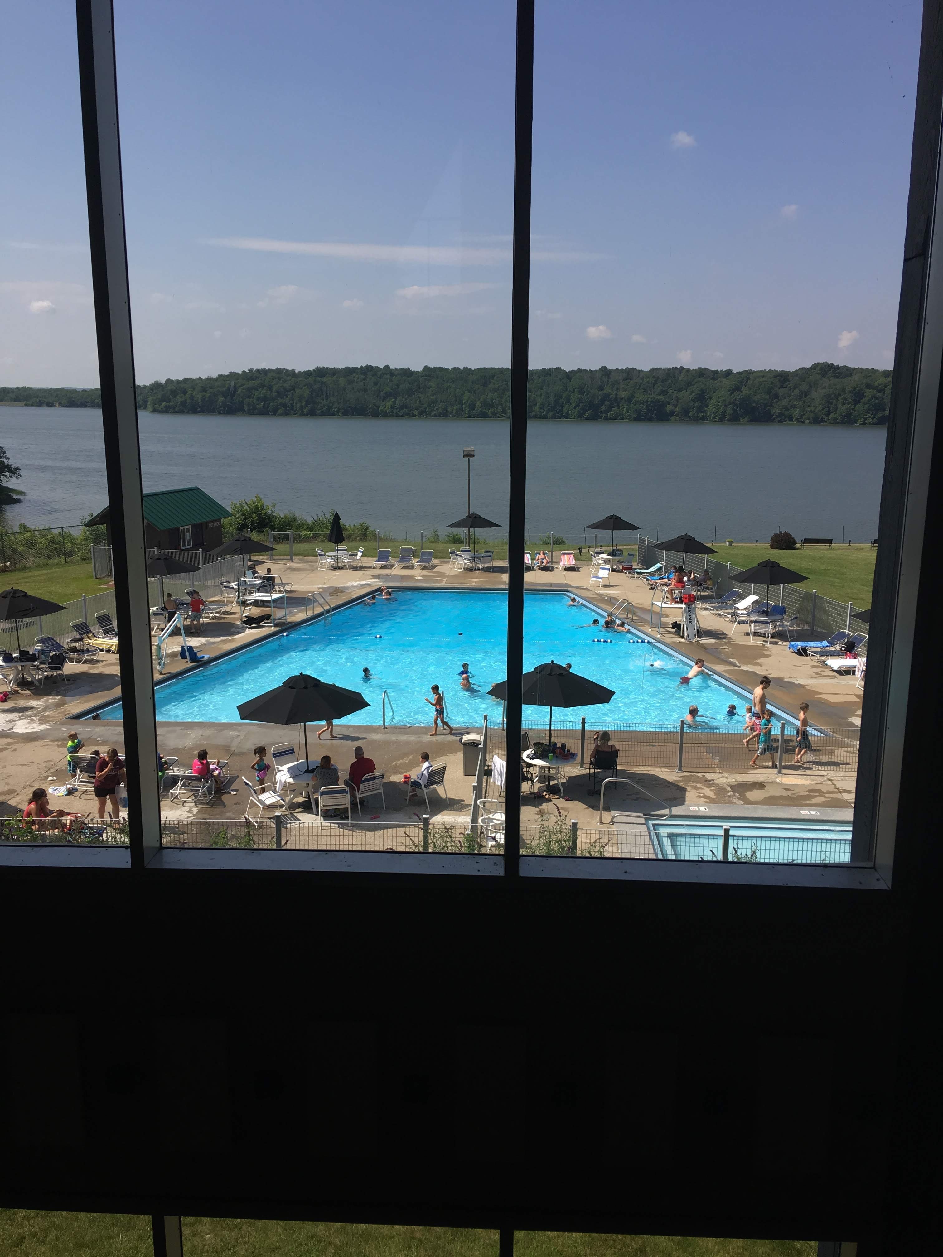 Hueston Woods Lodge and Conference Center-泳池
