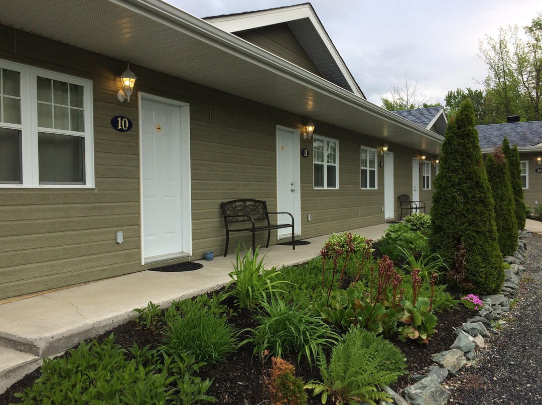 Motel Des Cedres主图