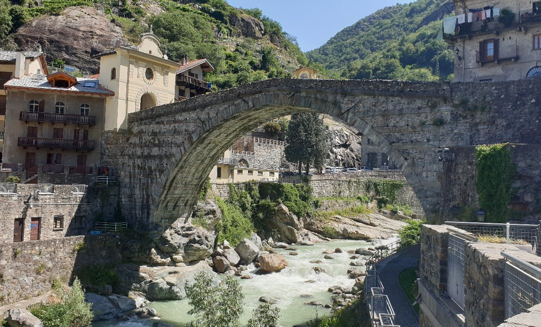 Il ponte romano di Pont-Saint-Martin景点图片
