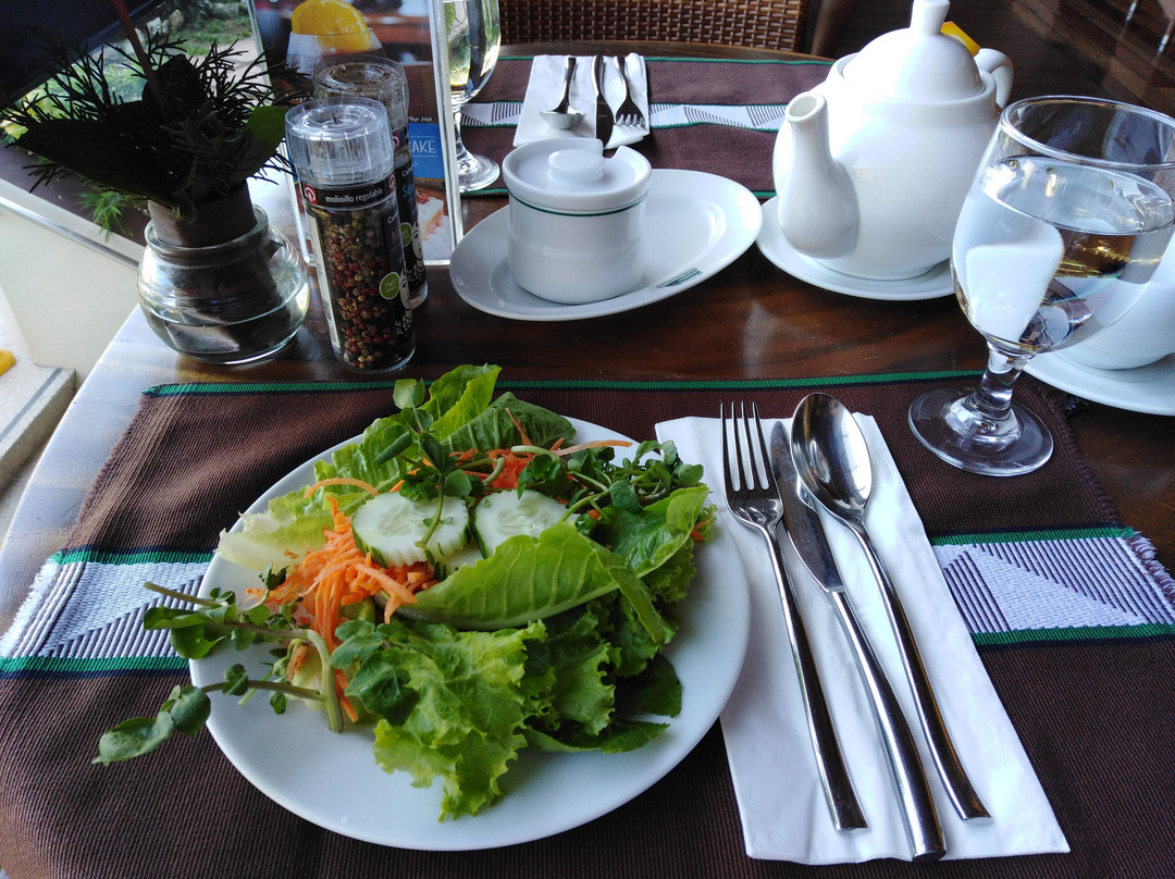 巴基奥乡下俱乐部主图