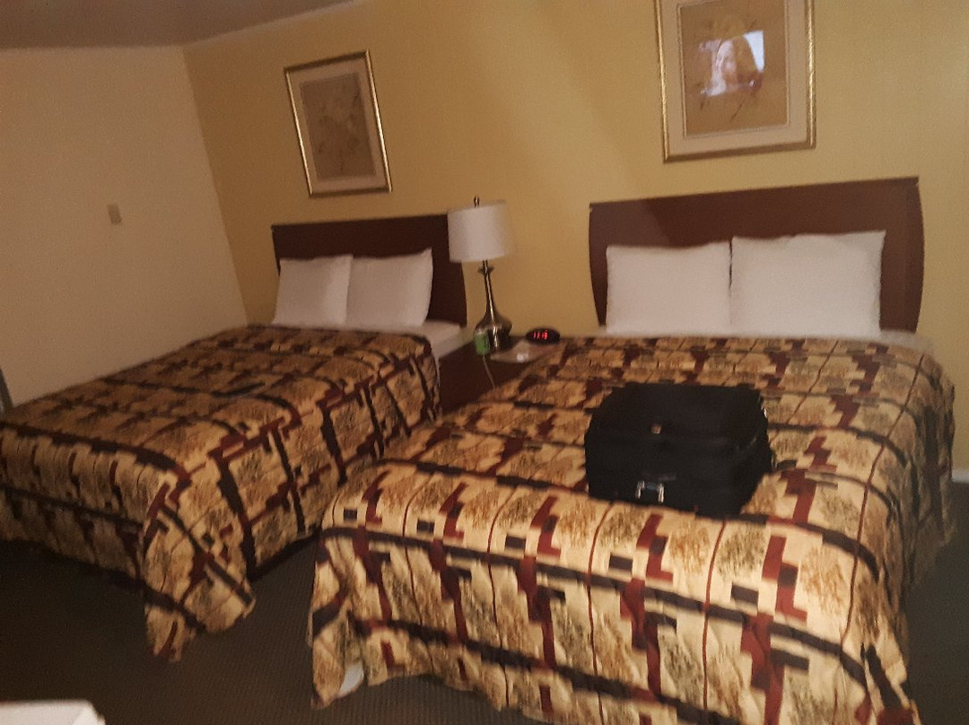 'tween The Lakes Motel主图