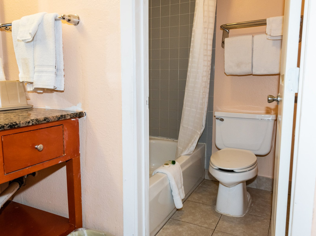 Advantage Inn & Suites主图