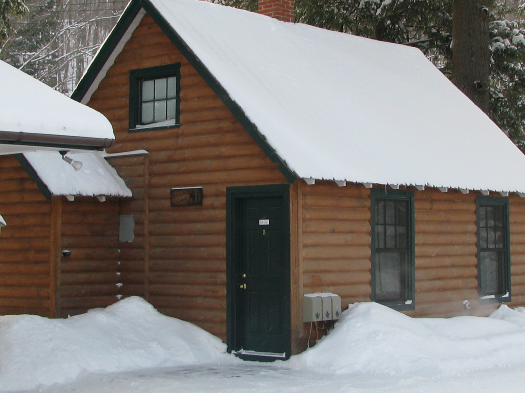 Pine Knoll Lodge and Cabins主图