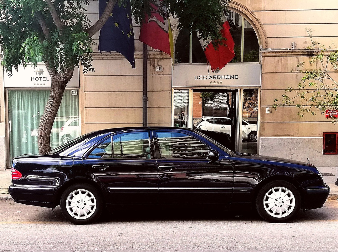 乌夏尔多梅酒店主图