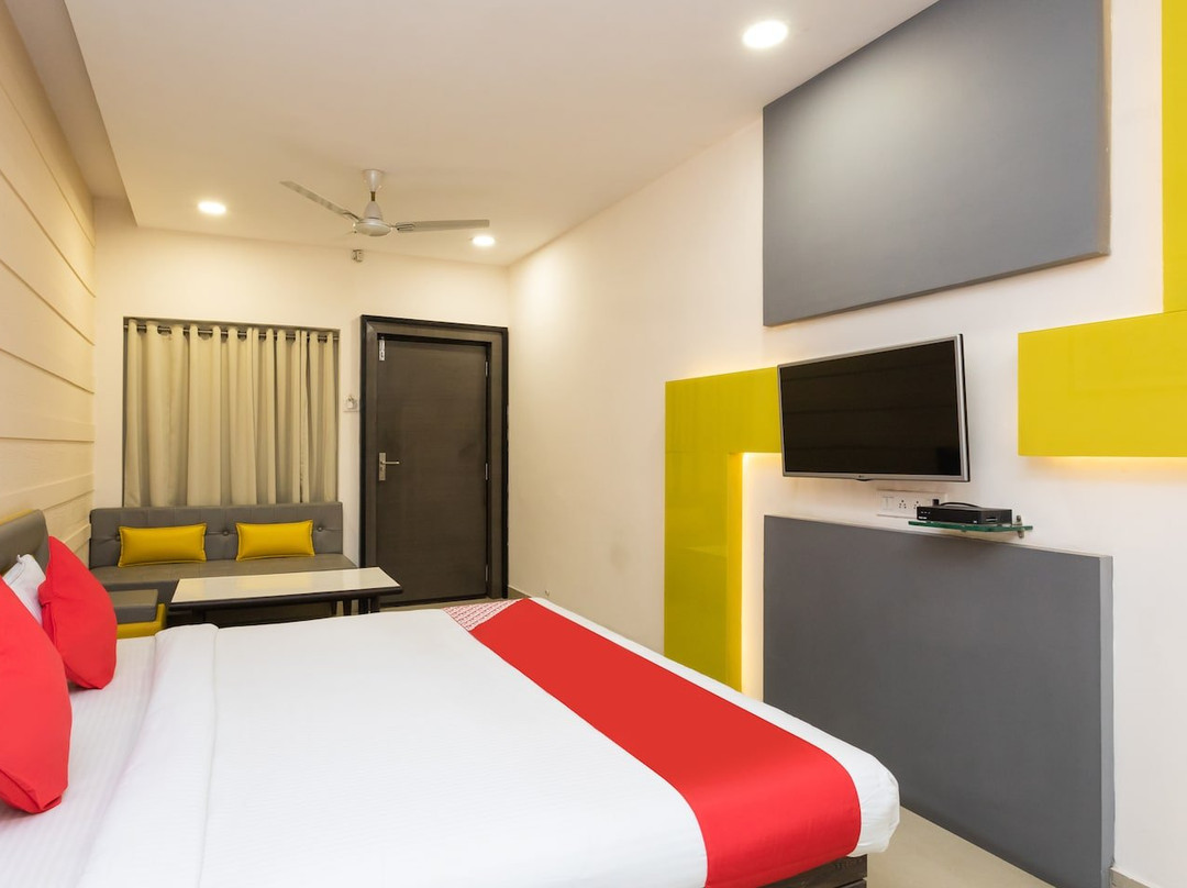 Super Townhouse Dewas City主图