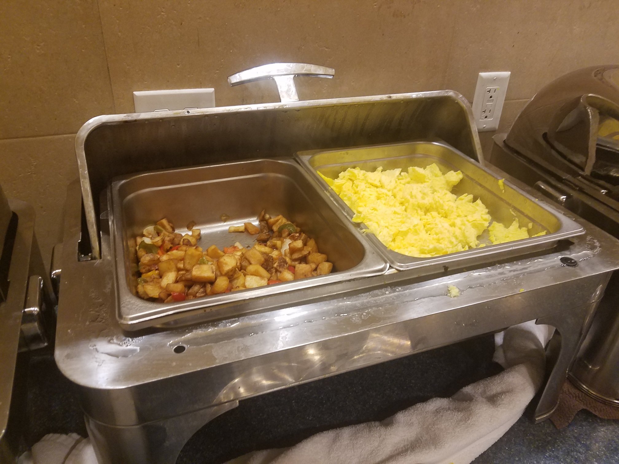 Holiday Inn St. Louis-Fairview Heights by IHG-餐饮