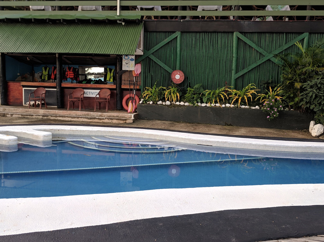 克鲁索疗养酒店主图