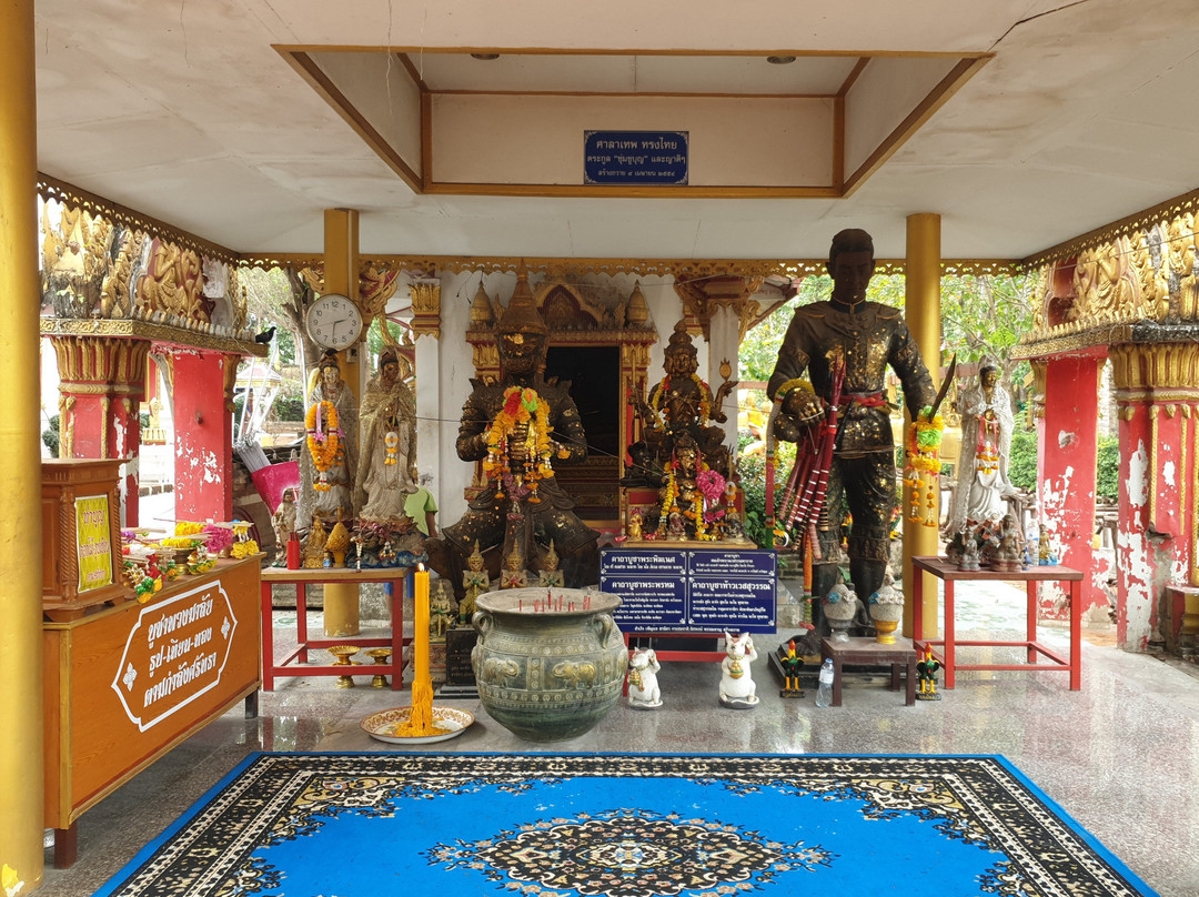 Wat Ko Kaew Ketsadarop-大城必去景点