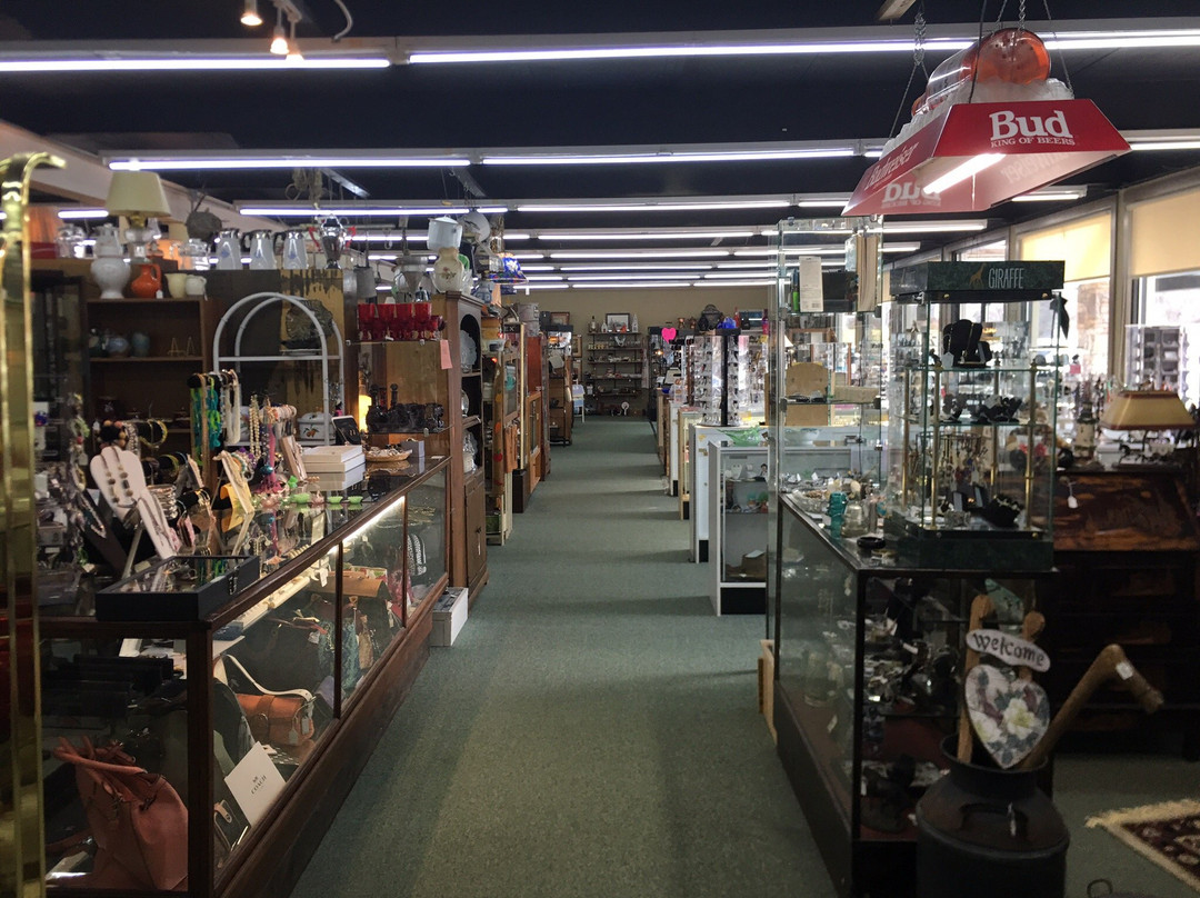 Hiawassee Antique Mall-Hiawassee必去景点