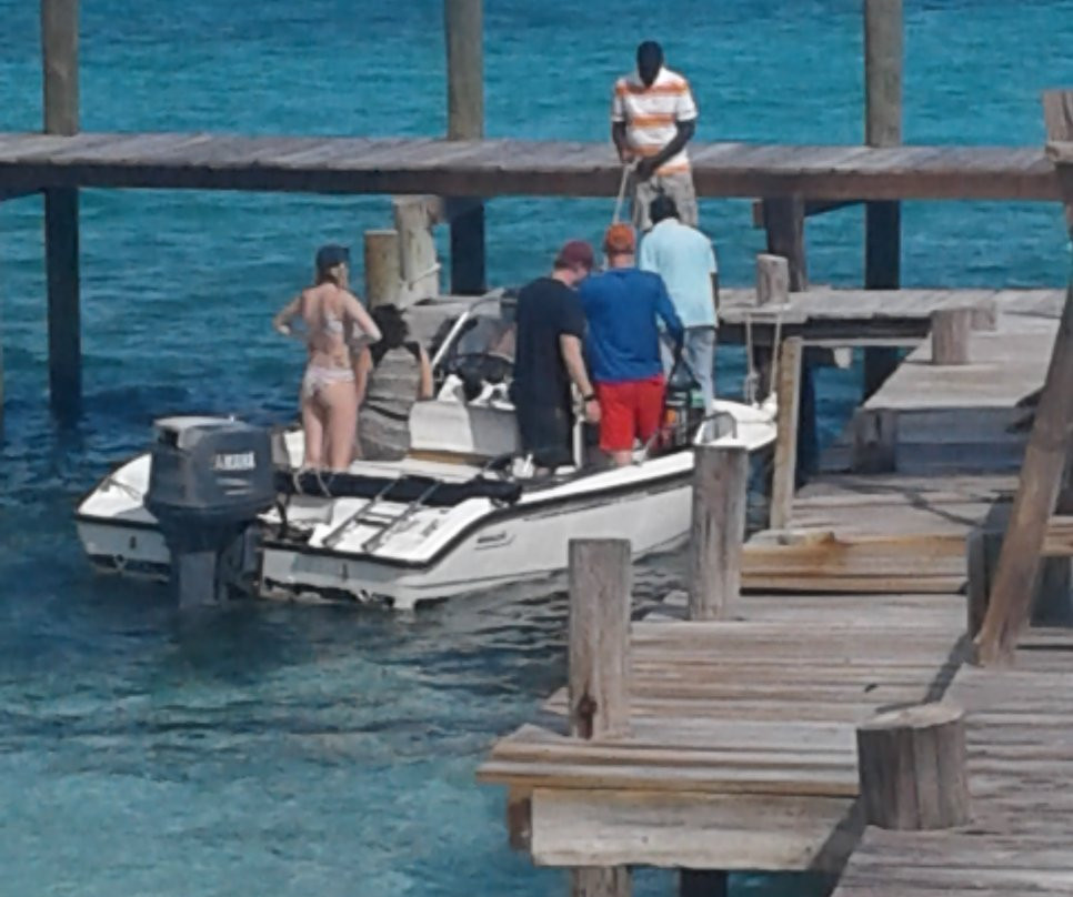 Elvis Water Taxi-George Town必去景点