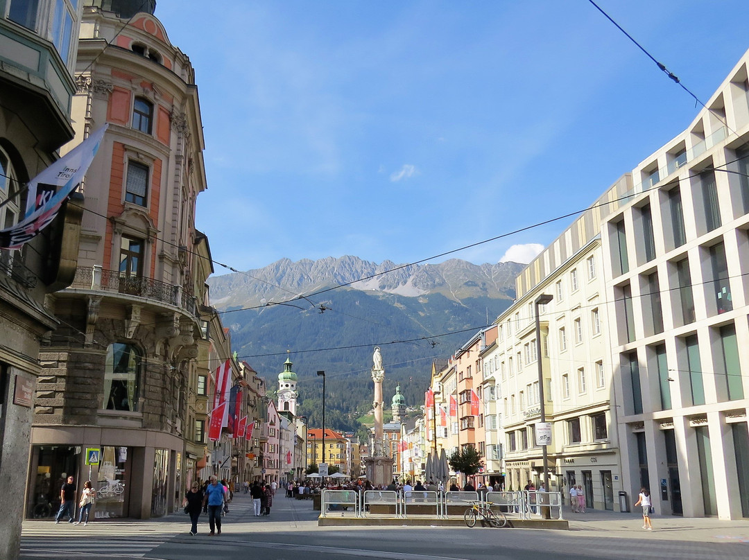 茵斯布鲁克旅游景点-Maria-Theresien-Strasse