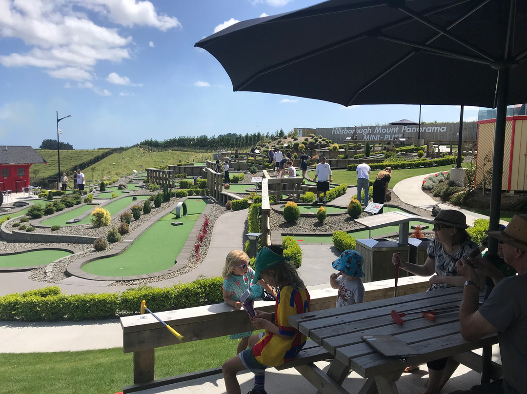 Hillsborough Mount Panorama Mini Putt景点图片