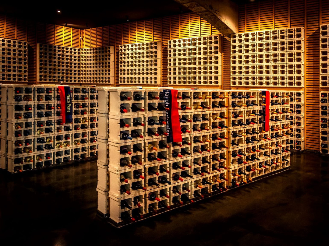 Nelkarisi (Friends' Cellar)景点图片
