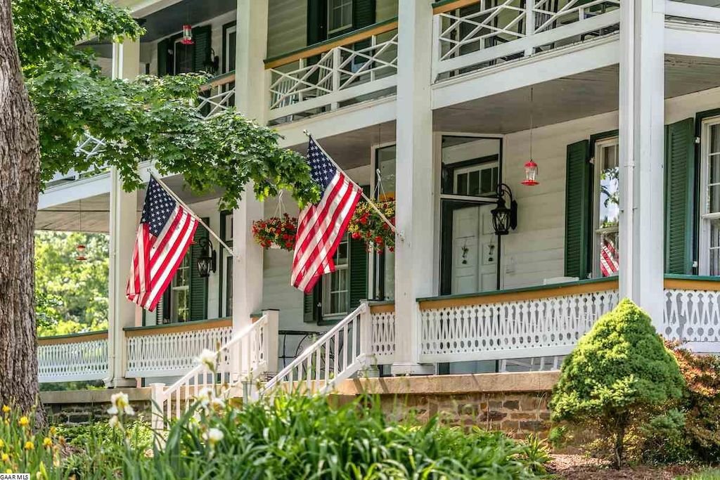 The Buckhorn Inn-官方