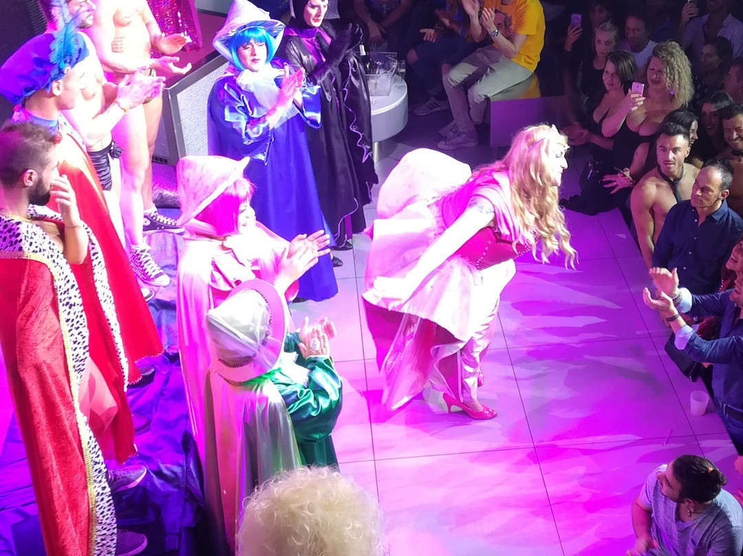 Art Club Disco-代森扎诺-德尔加达必去景点