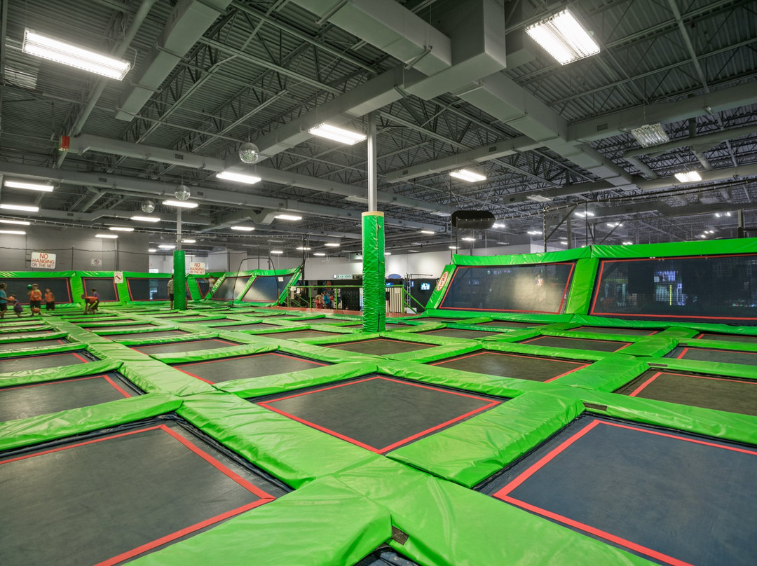 Bravoz Entertainment Center-杰克逊维尔必去景点