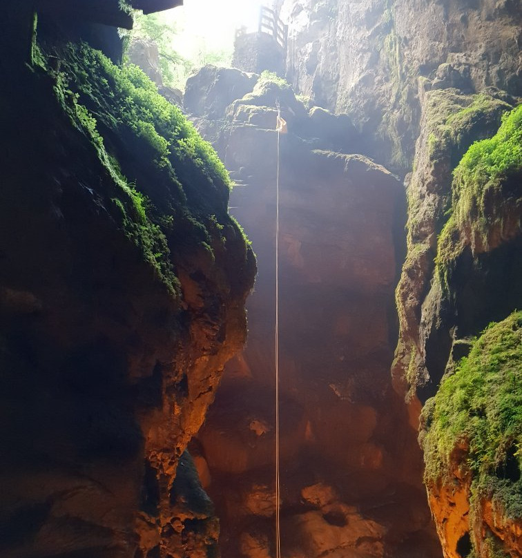 Grotta di Val De' Varri景点图片