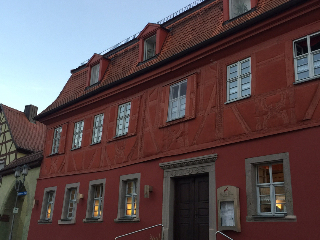 Rotes Ross Marktbergel主图