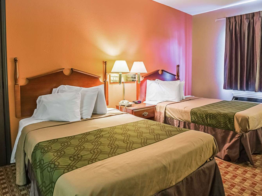 Econo Lodge Inn & Suites主图