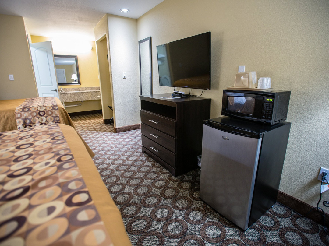 Relax Inn & Suites主图