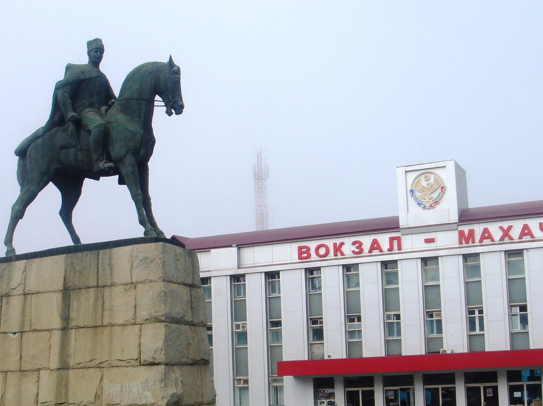 Monument to Makhach Dakhadayev景点图片
