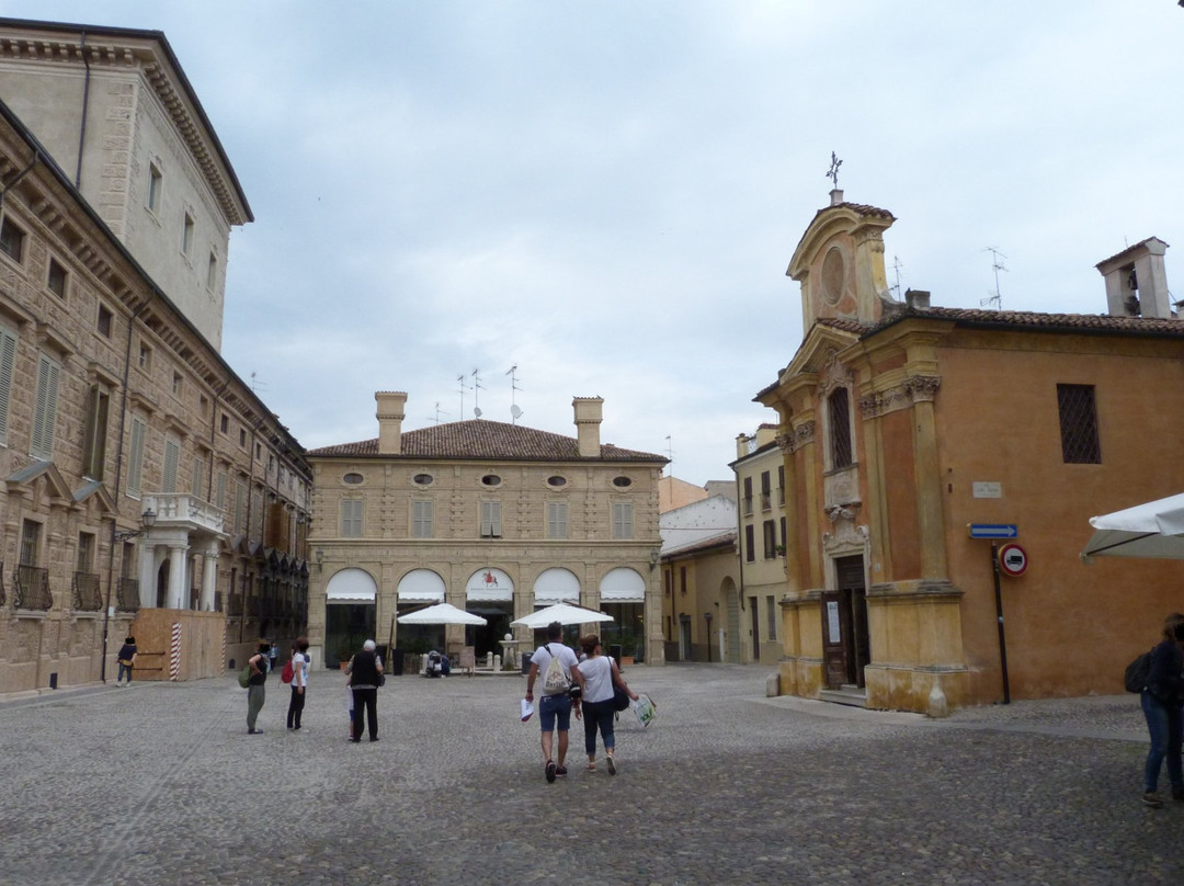 Piazza Matilde di Canossa-曼托瓦必去景点
