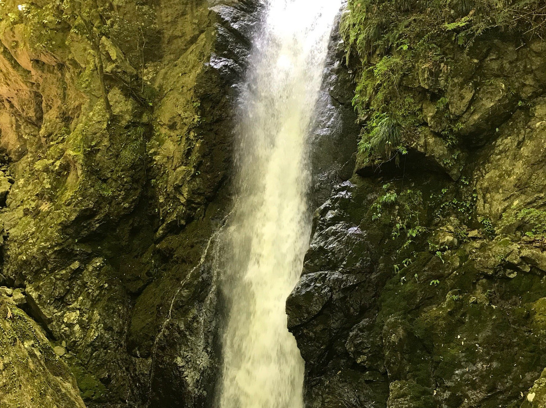 Hyakken-daki Waterfall景点图片