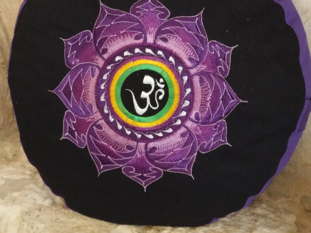 Essenciel-Pertuis必去景点