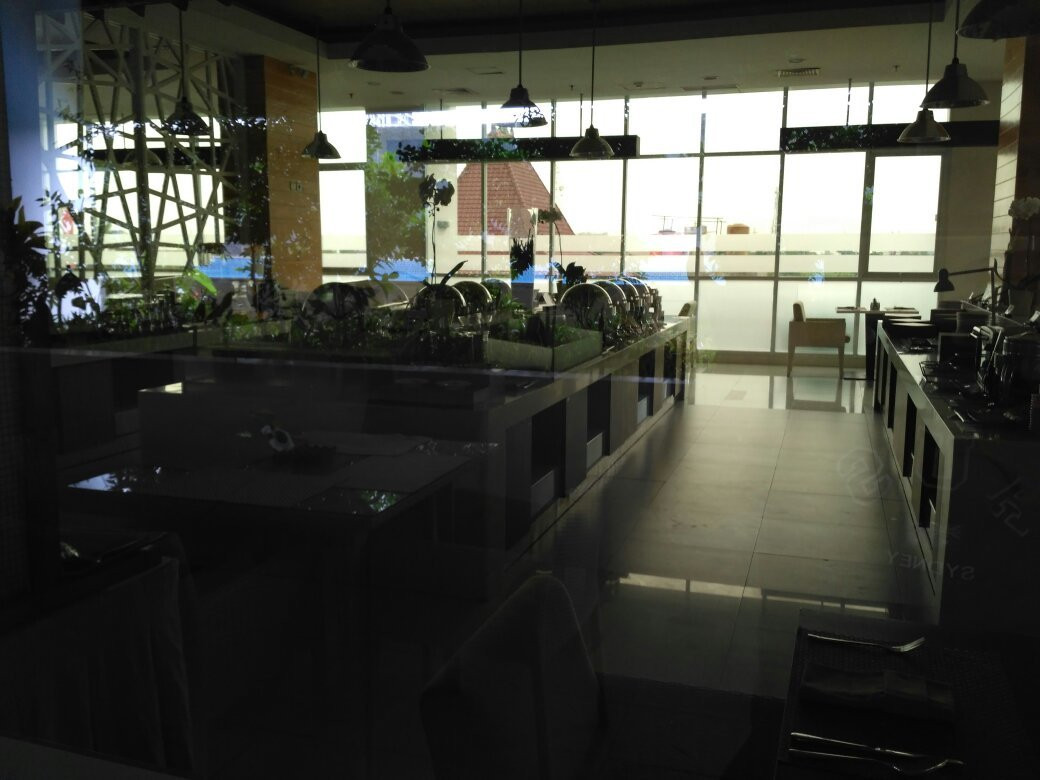 Hotel Santika Cikarang主图